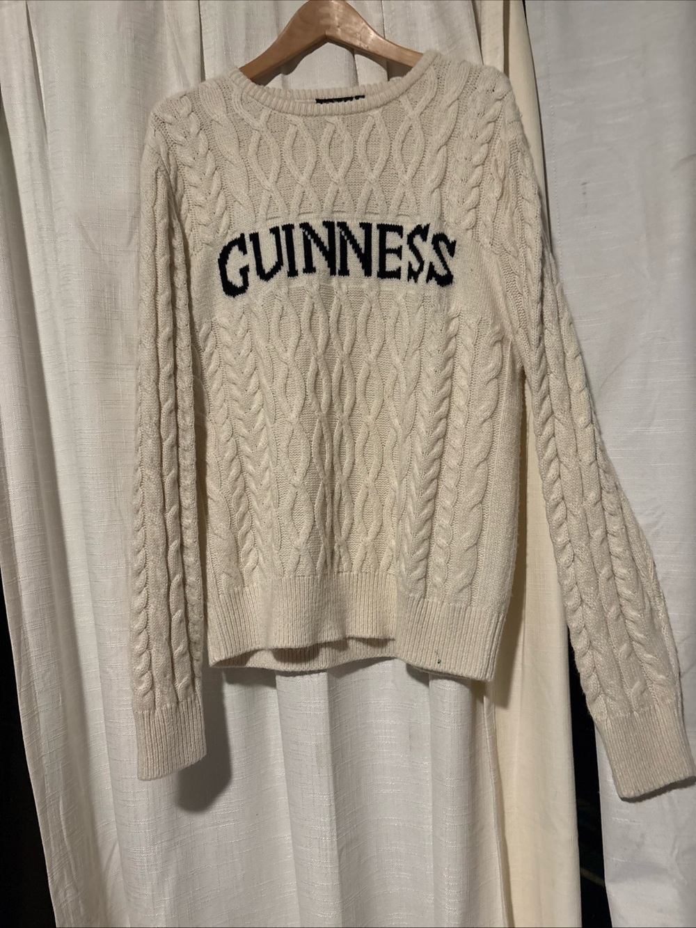 Guinness Women's Cream Cable Knit Sweater XL crew neck